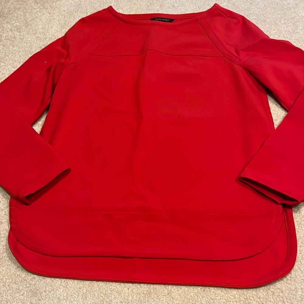 Banana republic red top